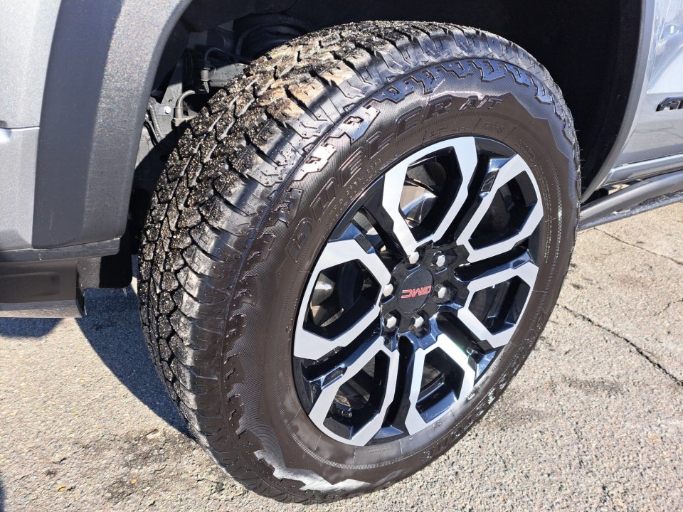 2025 GMC Canyon 4WD AT4