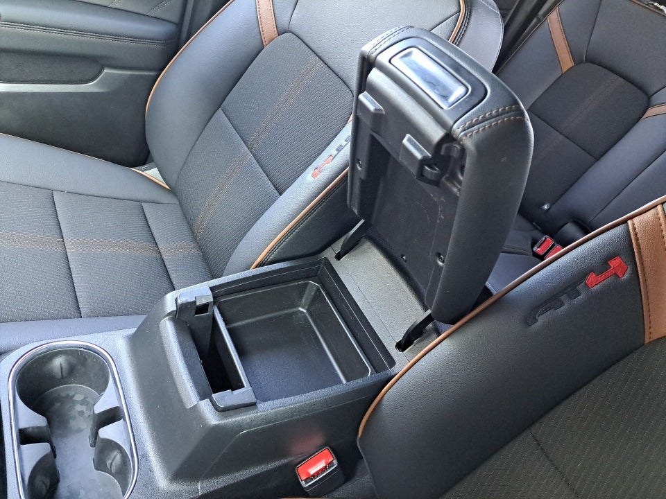 2025 GMC Canyon 4WD AT4