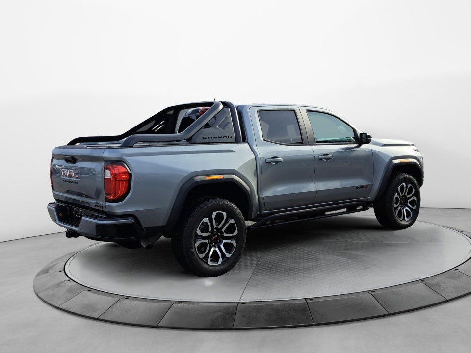 2025 GMC Canyon 4WD AT4