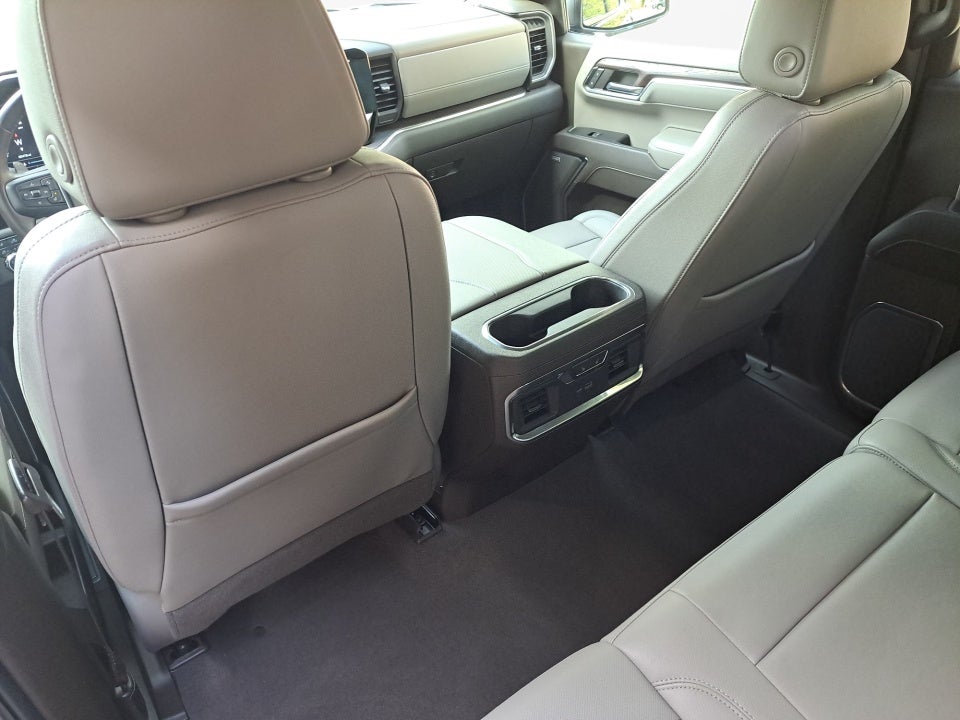 2023 GMC Sierra 1500 4WD Crew Cab Short Box SLT