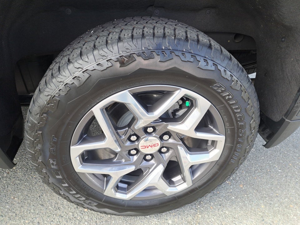 2023 GMC Sierra 1500 4WD Crew Cab Short Box SLT