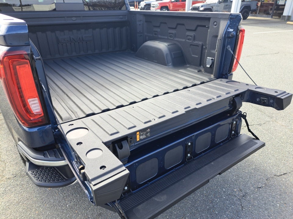 2023 GMC Sierra 1500 4WD Crew Cab Short Box SLT