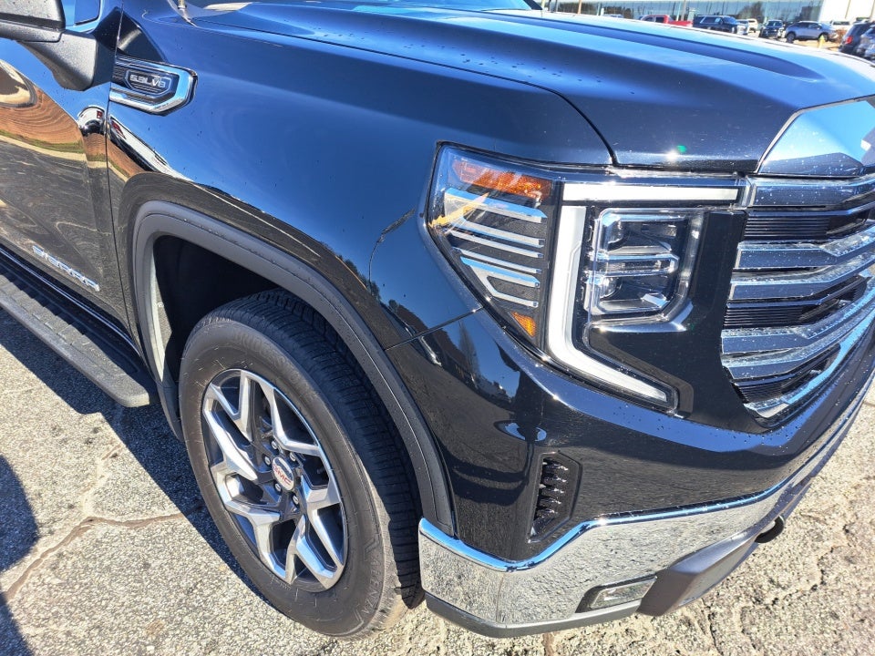 2022 GMC Sierra 1500 4WD Crew Cab Short Box SLT