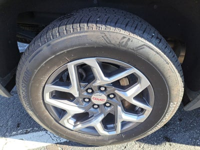 2022 GMC Sierra 1500 4WD Crew Cab Short Box SLT