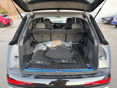 2025 Audi Q7 Premium 45 TFSI quattro Tiptronic