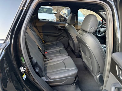 2025 Audi Q7 Premium 45 TFSI quattro Tiptronic