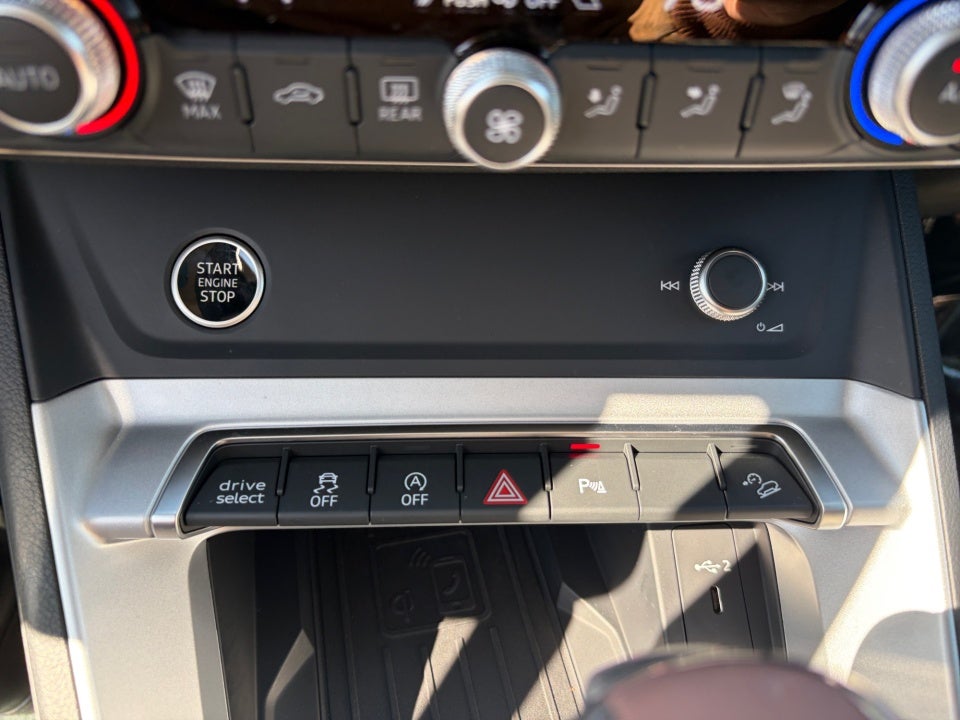 2025 Audi Q3 Premium 45 TFSI S line quattro Tiptronic