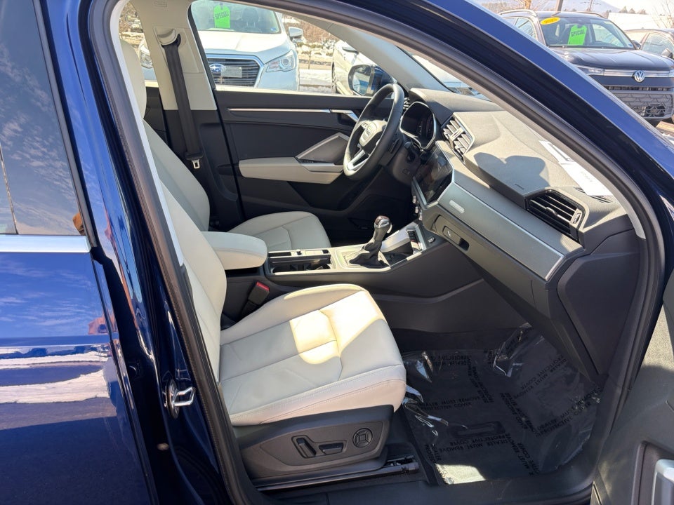 2025 Audi Q3 Premium 45 TFSI S line quattro Tiptronic