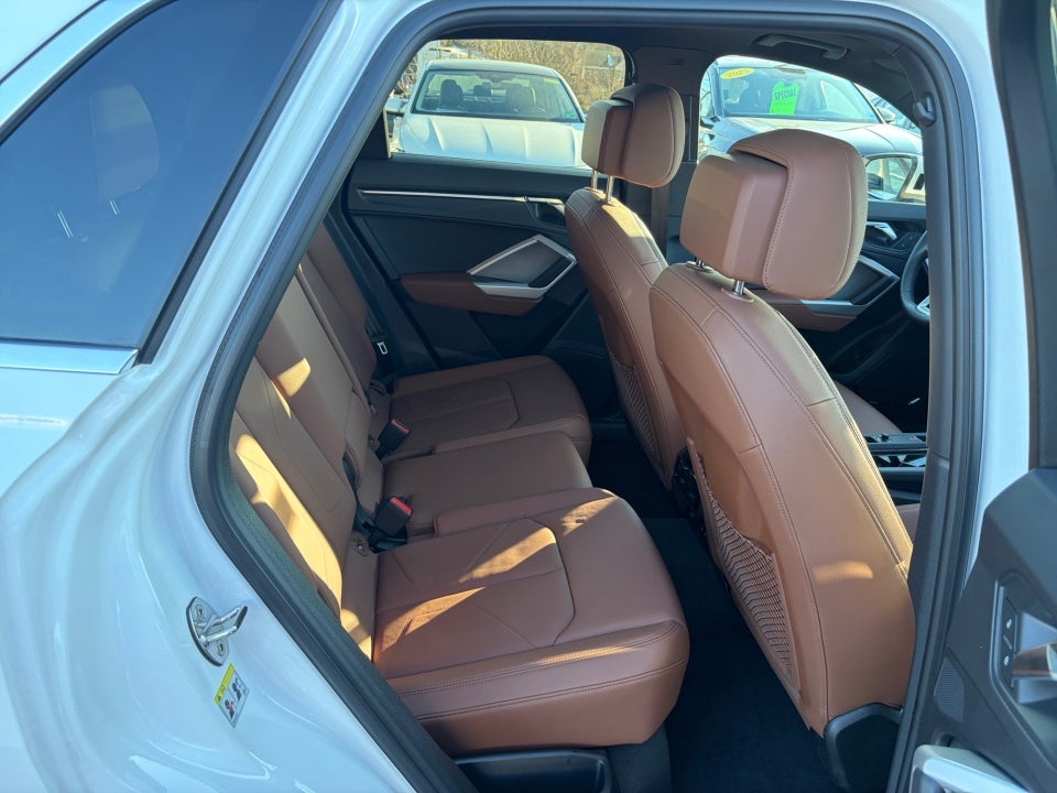 2025 Audi Q3 Premium 45 TFSI S line quattro Tiptronic