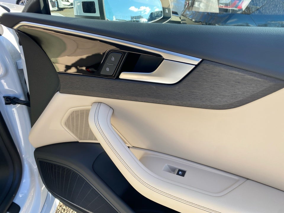 2025 Audi A5 Sportback Premium Plus 45 TFSI S line quattro S tronic