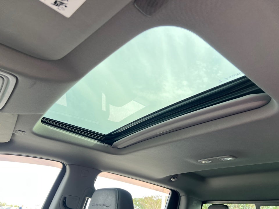 2020 GMC Sierra 1500 4WD Crew Cab Short Box Denali