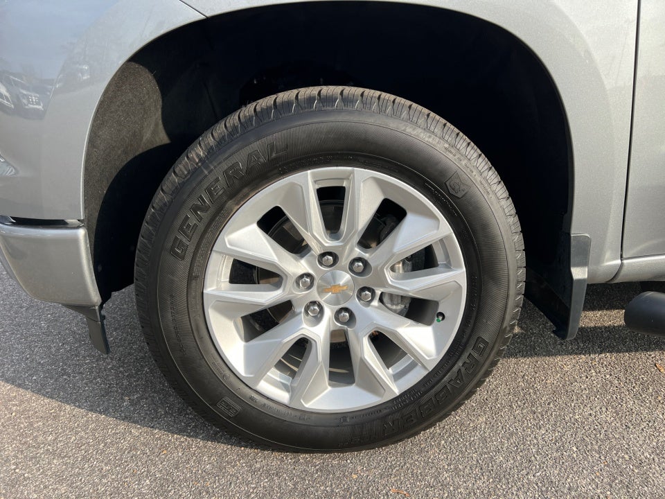 2024 Chevrolet Silverado 1500 4WD Crew Cab Short Bed Custom