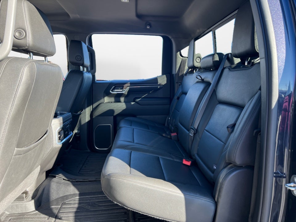 2022 GMC Sierra 1500 4WD Crew Cab Short Box SLT